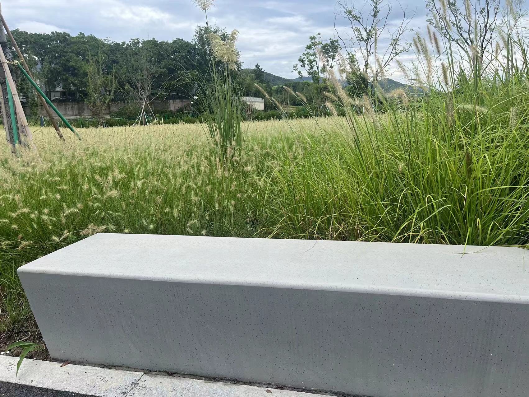 杭州良渚老虎嶺公園透光坐凳 (2).jpg