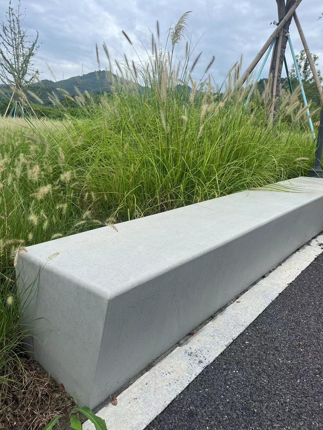 杭州良渚老虎嶺公園透光坐凳 (9).jpg