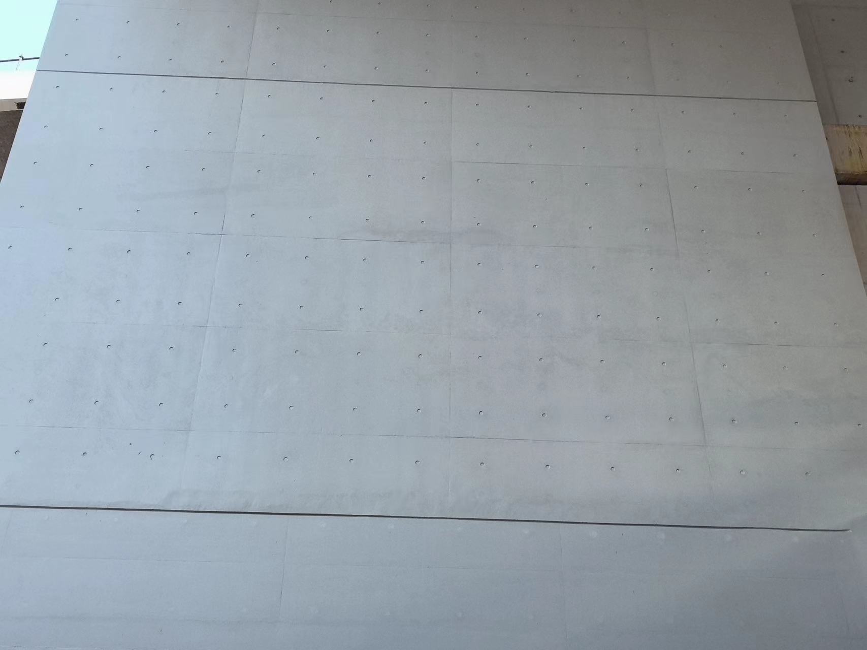 瓷磚地上 描述已自動生成